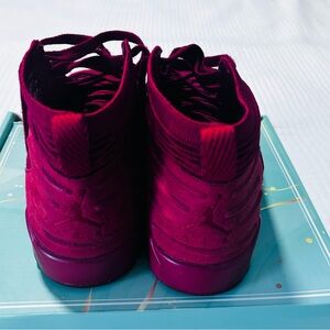Jordan Big kids/ women’s  Bold Red Sneakers